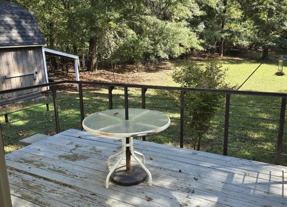 180 PINEWOOD DR