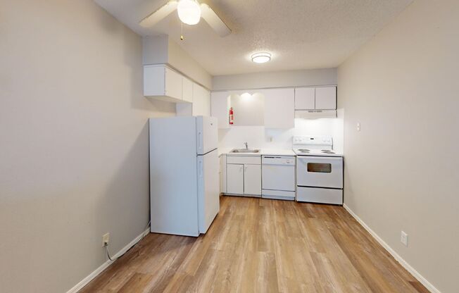 2 beds, 1 bath, 853 sqft, $895