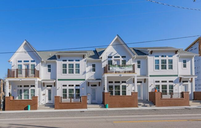 2 beds, 2.5 baths, 1,620 sqft, $3,000