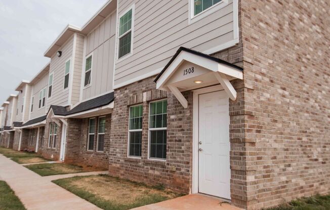 2 beds, 2 baths, $1,006, Unit 324