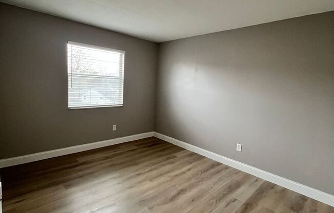 2 beds, 1 bath, 850 sqft, $1,400, Unit 8483-6