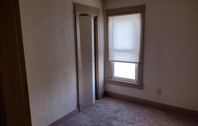 2 beds, 1 bath, $899