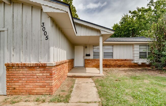 3 Bedroom 1.5 Bathroom w/ Extra Garage Converted Room