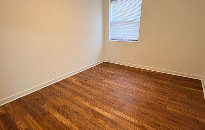 2 beds, 1 bath, 900 sqft, $1,295, Unit WL 012