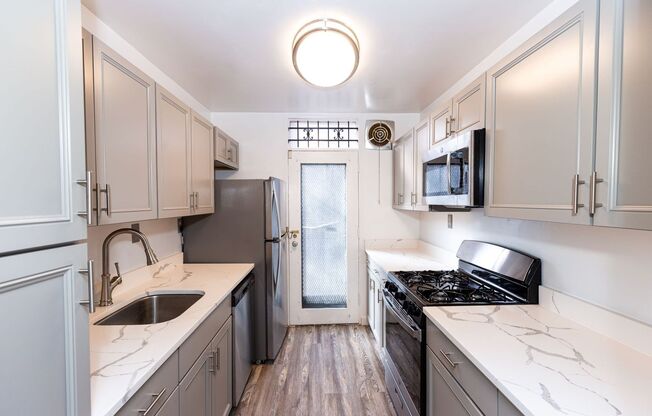 Large SW DC Townhome with Parking