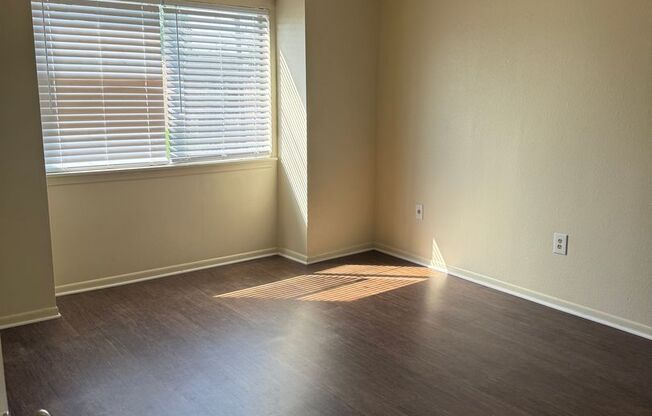 2 beds, 1.5 baths, 1,100 sqft, $900, Unit 1855-C