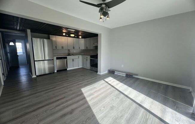 Newly Renovated 3 BR/1.5 BA Townhome in Glen Burnie!