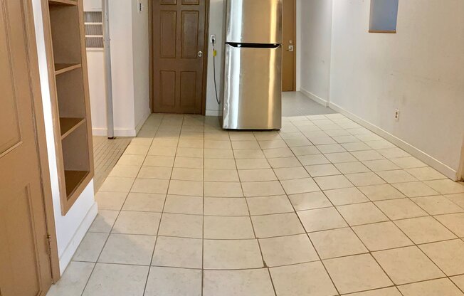 2513 W PERSHING RD