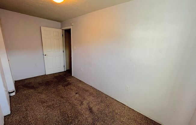 3 beds, 2 baths, $2,300