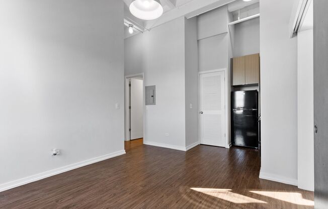 1 bed, 1 bath, 351 sqft, $1,695, Unit 710