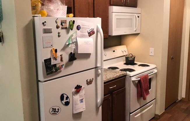 3 beds, 2 baths, 1,200 sqft, $1,995, Unit 14240E-PR