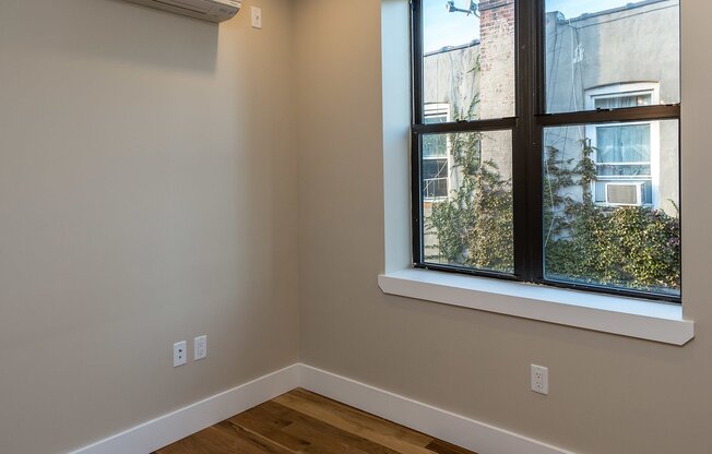 595 MYRTLE AVE