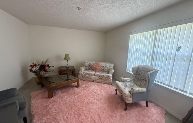 Spacious 4/3 Home in Indian Trails.