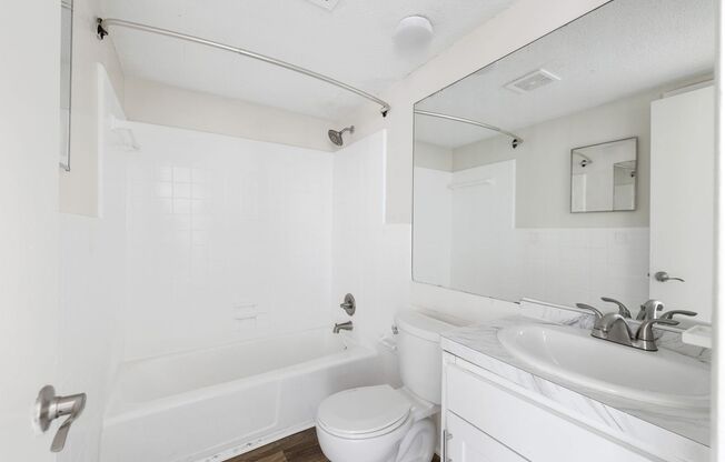 2 beds, 1 bath, 850 sqft, $1,395