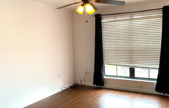 2 beds, 2.5 baths, $1,300, Unit APARTMENT 9