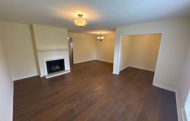 Spacious 3-Bedroom Townhome in the Heart of Bellevue – Water, Sewer & Trash Included!
