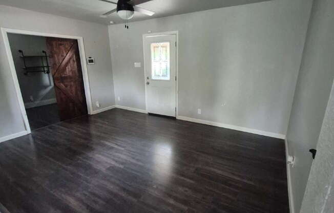 5038 JOHN YOUNG DR