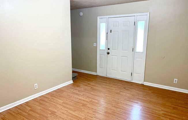 Welcome to the charming town of Fayetteville, GA, where you will find this cozy 2 bedroom, 2 bathroom townhome available for rent.