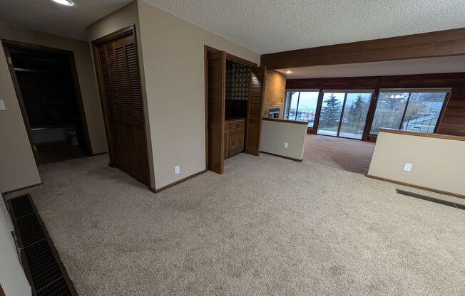 2 beds, 2 baths, $2,500, Unit UNIT UPPER