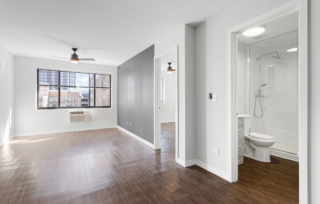 2 beds, 1 bath, 675 sqft, $2,450, Unit 201