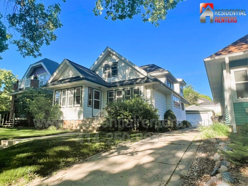 2372 N 61 ST