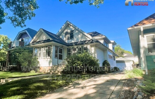 2372 N 61 ST