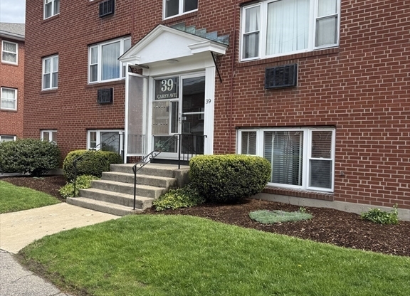 39 CAREY AVE