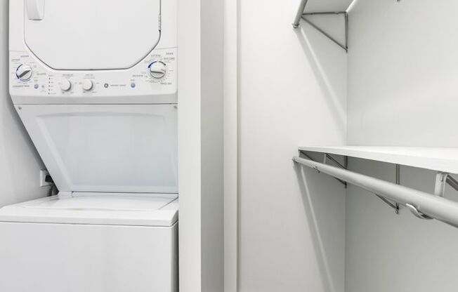 Studio, 1 bath, 201 sqft, $1,335, Unit 410