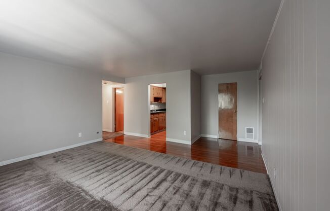 2 beds, 1 bath, $1,140, Unit Apt. 42