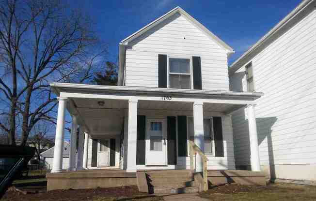 Beautiful 3 bed 1.5 bath house convenient to Riverside, Dayton, WPAFB, Kettering