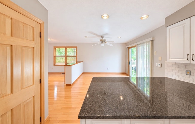 465 FELLSWAY E