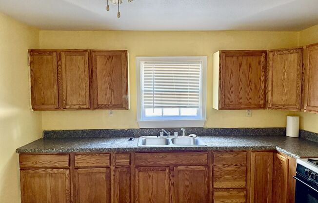 2 beds, 1 bath, $800