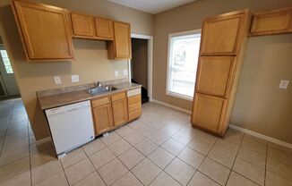 3 beds, 1 bath, $995