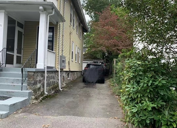 25 TUCKER ST
