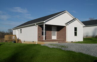 3 bed/ 2 bath Home off Old Lexington Rd near Teague Rd