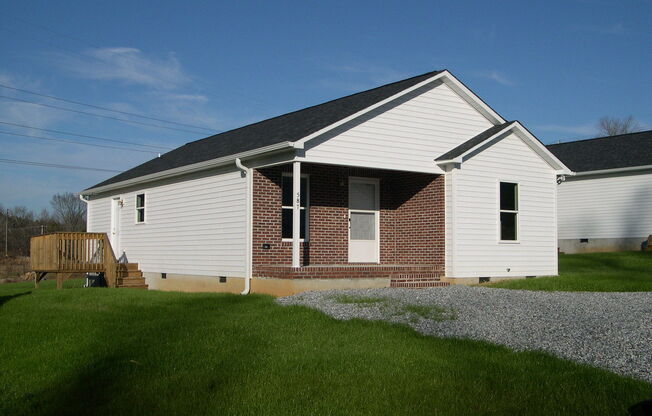 3 bed/ 2 bath Home off Old Lexington Rd near Teague Rd