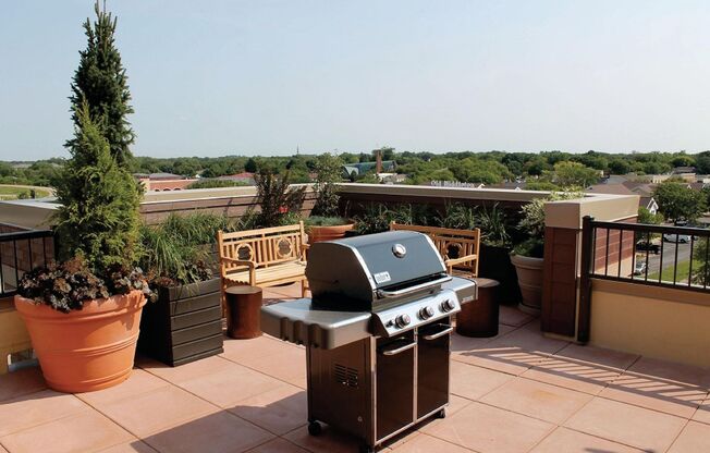 1 bed, 1 bath, 650 sqft, $1,695, Unit 7710-406