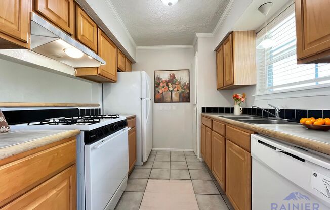2 beds, 1 bath, 992 sqft, $1,404, Unit ABB-2-233