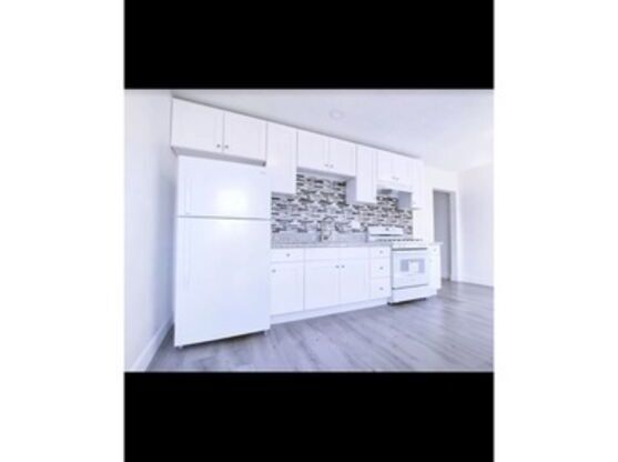 1324 W 36th St