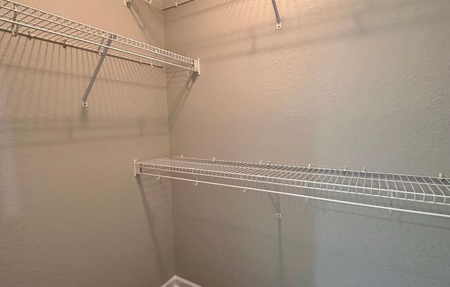2 beds, 2.5 baths, 1,165 sqft, $1,705, Unit #  907