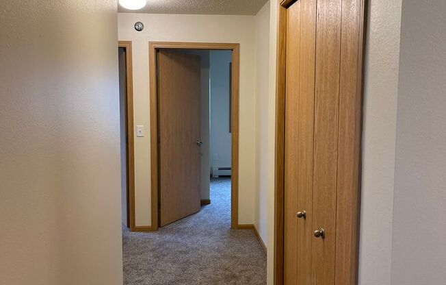 3 beds, 2 baths, 1,170 sqft, $1,345, Unit 5160-211