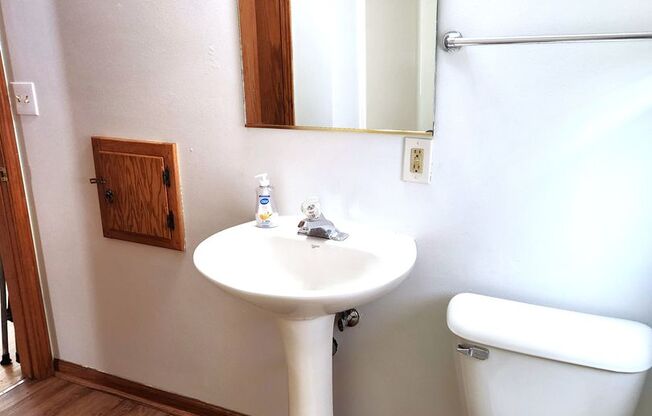 Spacious 3-bedroom single family home w/ finished basement