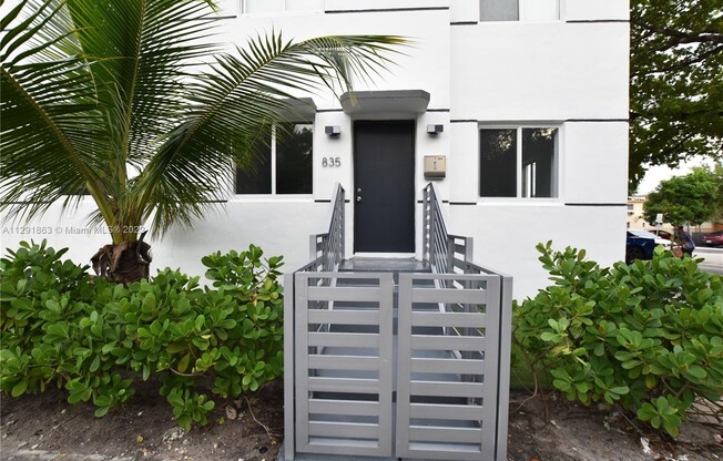 835 SW 8th Ave