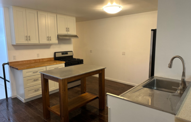 7017 74 1/2 AVE N