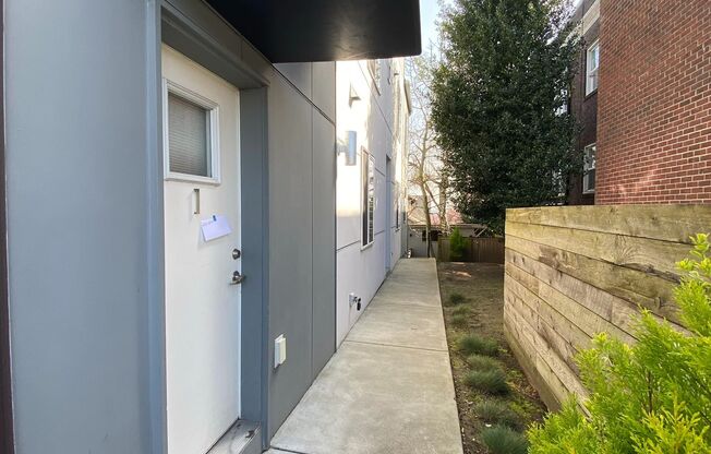6408 Phinney - Located at the top of Phinney Ridge
