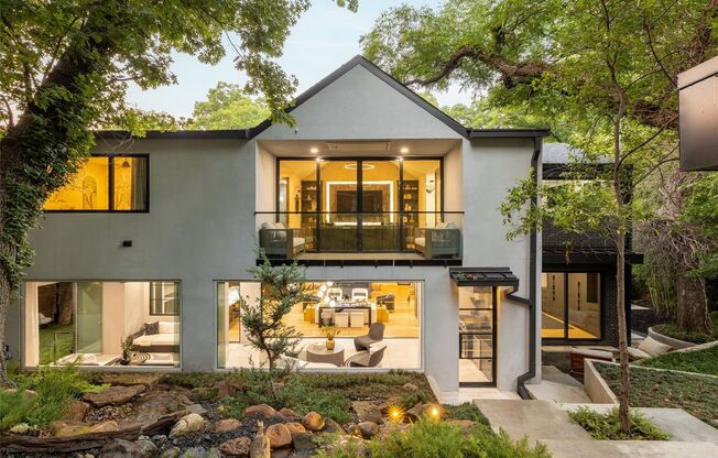 4280 Shorecrest Drive
