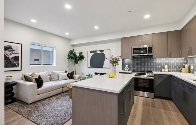 1 bed, 1 bath, 587 sqft, $2,293, Unit 402