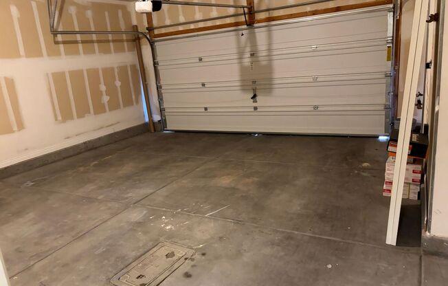 3 beds, 2.5 baths, $2,095