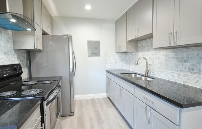 Fully Remodeled 2 Bedroom 1 Bath Campbell Apt Just Steps from Whole Foods!