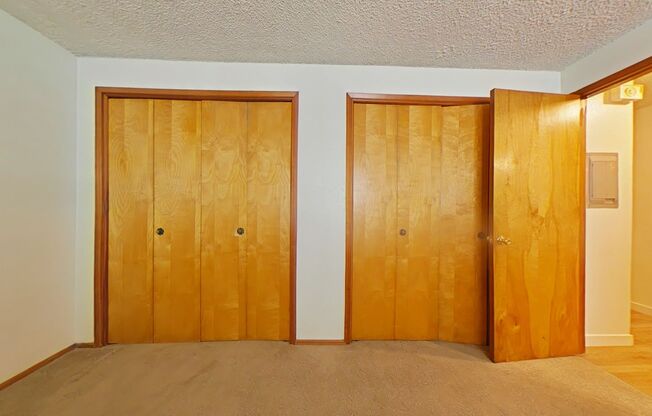 2 Bedroom Apartment ~ Close to Campus